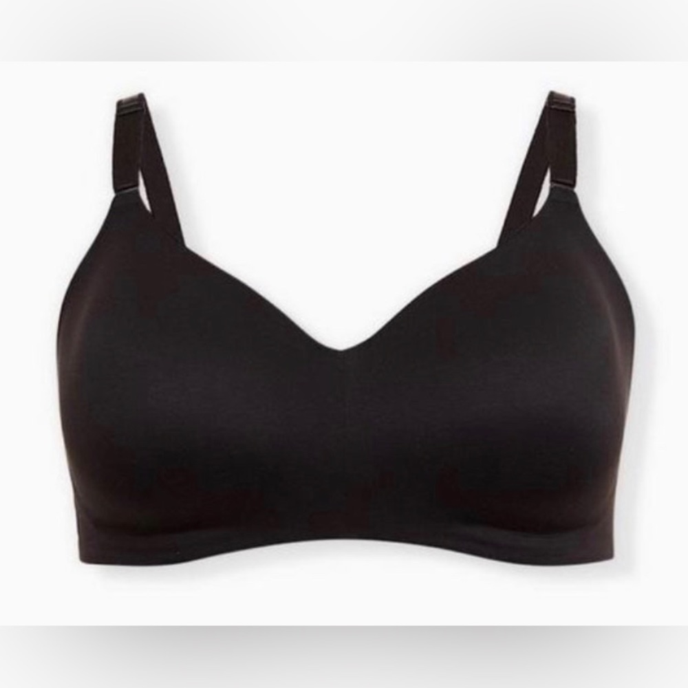 #262 - NWT Torrid Black T-shirt 360 Smoothing Full Coverage Balconette Bra, 36H